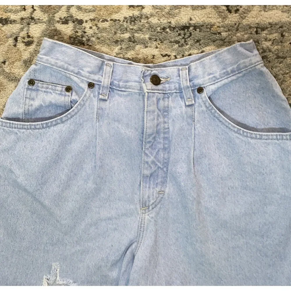 Vintage Lee 90’s Women’s Light-washed High-waisted Denim Jean Shorts 10 Petite